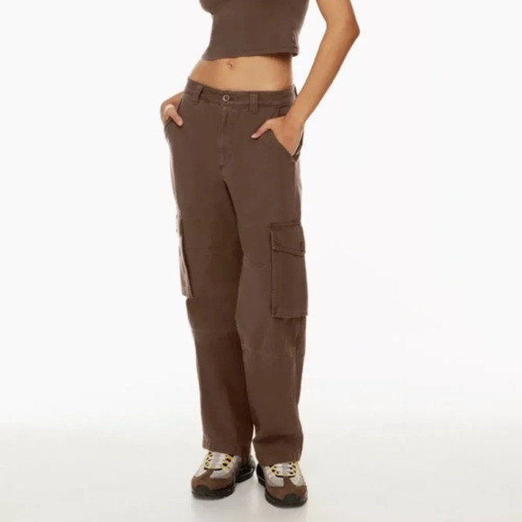 Aritzia TNA Troop Cargo Pant in Dark Brown Size 6 - Picture 1 of 9